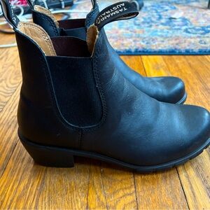 Blundstone 1671 Black Heeled Boots sz 8